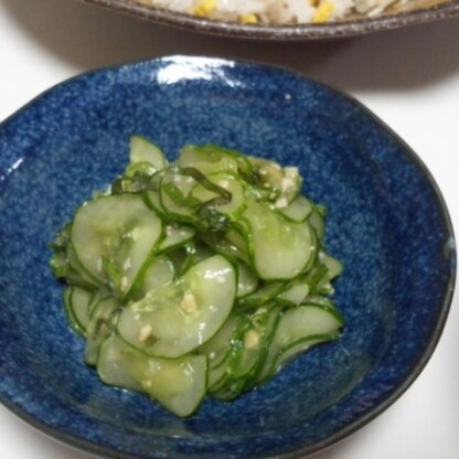 nikukiuさん、初めまして♪主人が育てた胡瓜と大葉で作りました。減塩味噌で簡単に美味しく戴きました(^^♪湿度の高い日の夕食に爽やかな一品。ご馳走様でした♪